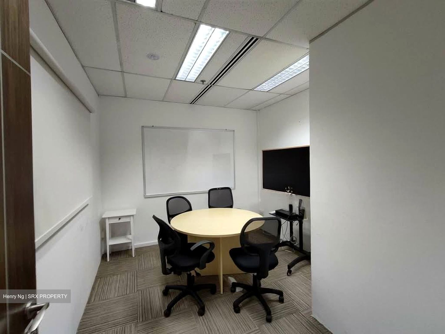 Robinson 112 (D1), Office #602216181